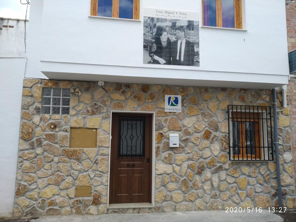 Casa Miguel Y Petra Villa Peal De Becerro Exterior foto